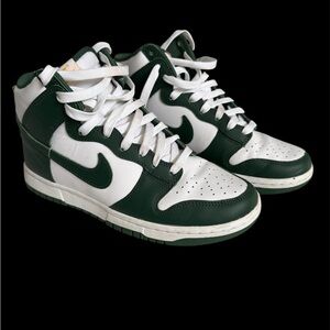 Nike Air Dark Green and White High-Top Sneakers Men’s 6 Woman’s 7.5 Like New